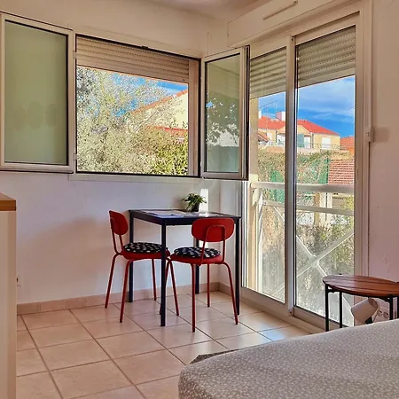 公寓 Near Tramway, & Airport - Air Conditioning & Free Wifi